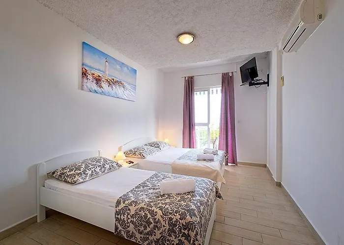 Grljevi - With Balcony And Sea View A3 Mlini